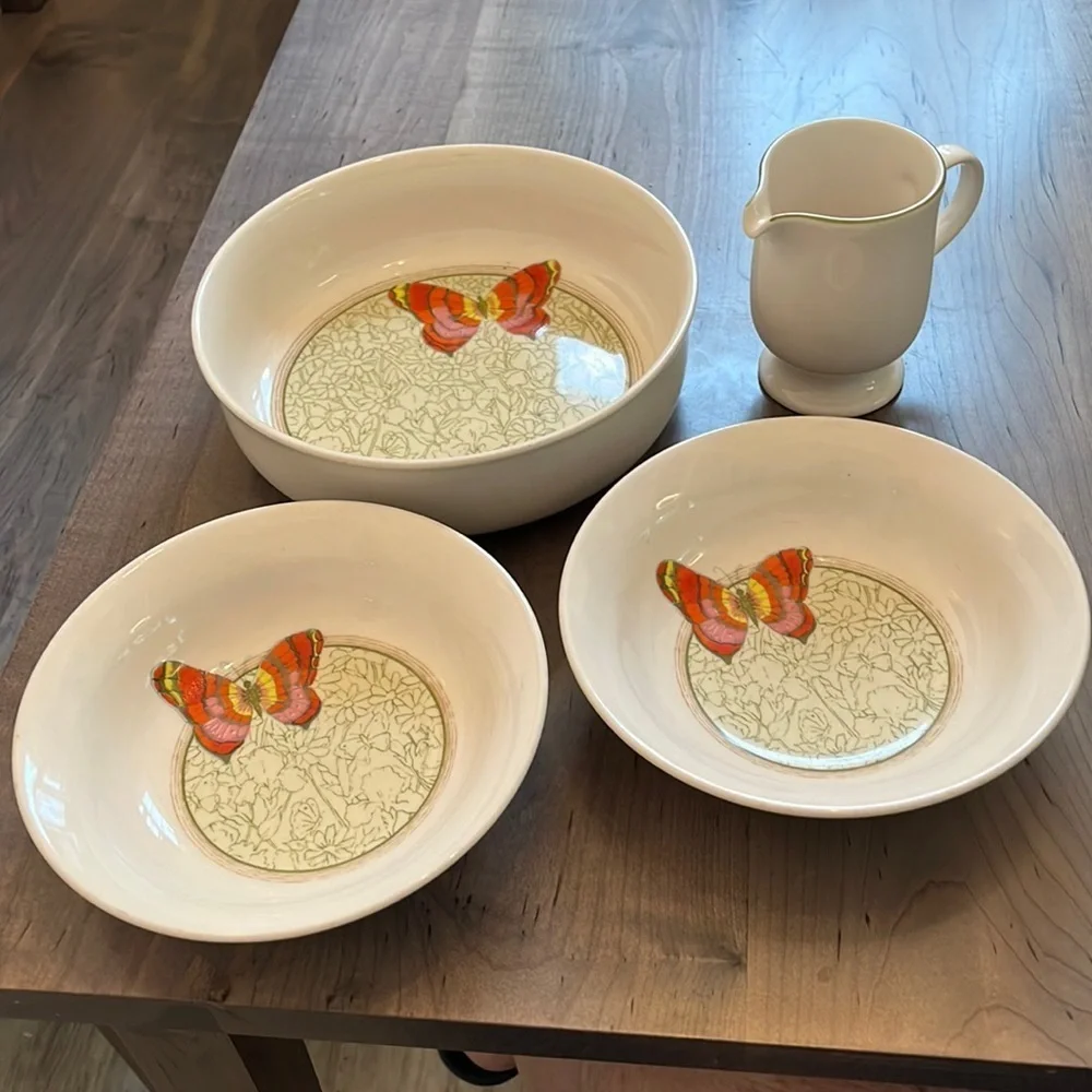 Mikasa Sunspot Uptrend Butterfly Pattern Creamer, 2 bowls and serving bowl EUC - Picture 1 of 6